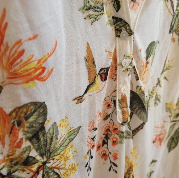 H&M hummingbird floral top - Picture 2 of 7